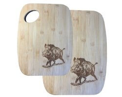 Set de 2 Planches à découper en bois motif Sanglier